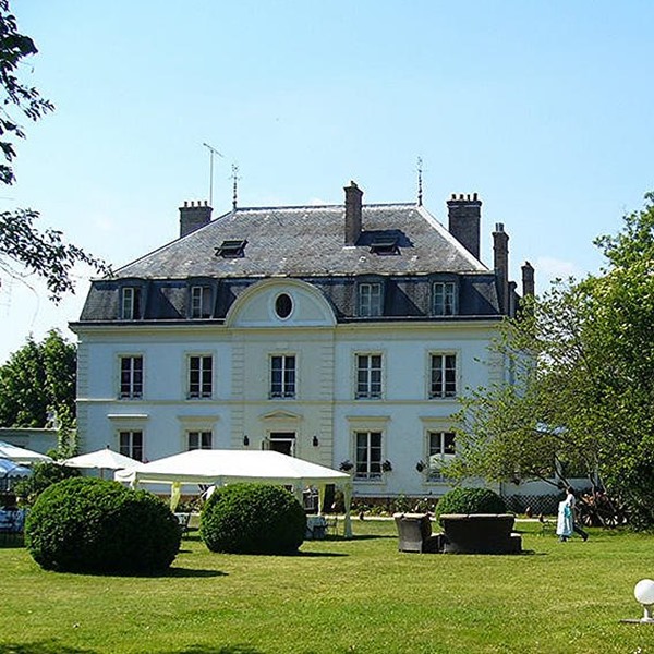 le manoir des cygnes et le yacht club